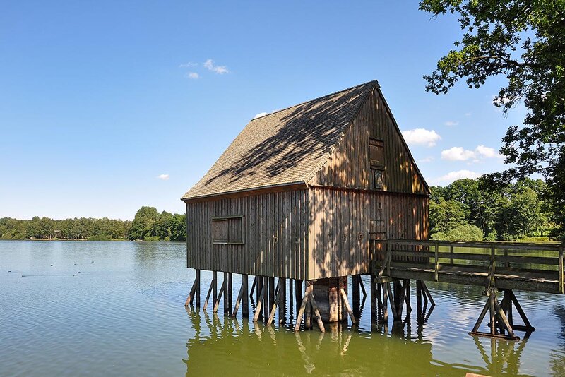 Ca. 300 Jahre altes Pfalhaus im Hausteich Ca. 300 Jahre altes Pfalhaus im Hausteich