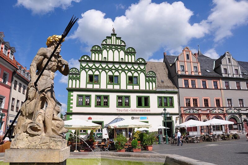 Markt in Weimar mit Touristinformation Markt in Weimar mit Touristinformation