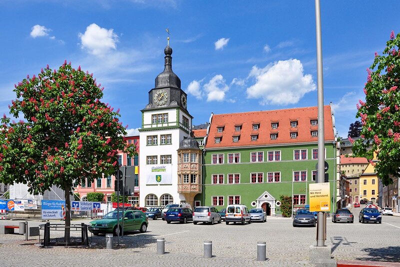 Marktplatz mit Rathaus Marktplatz mit Rathaus