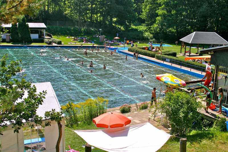 Waldbad von Bad Lobenstein im Koseltal Waldbad von Bad Lobenstein im Koseltal