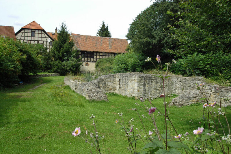 Reste einer alten Wasserburg Reste einer alten Wasserburg