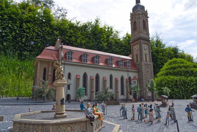 mini-a-thuer mini-a-thuer