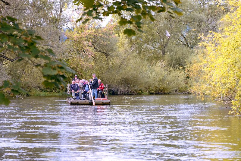 Floßfahrt auf der Saale Floßfahrt auf der Saale