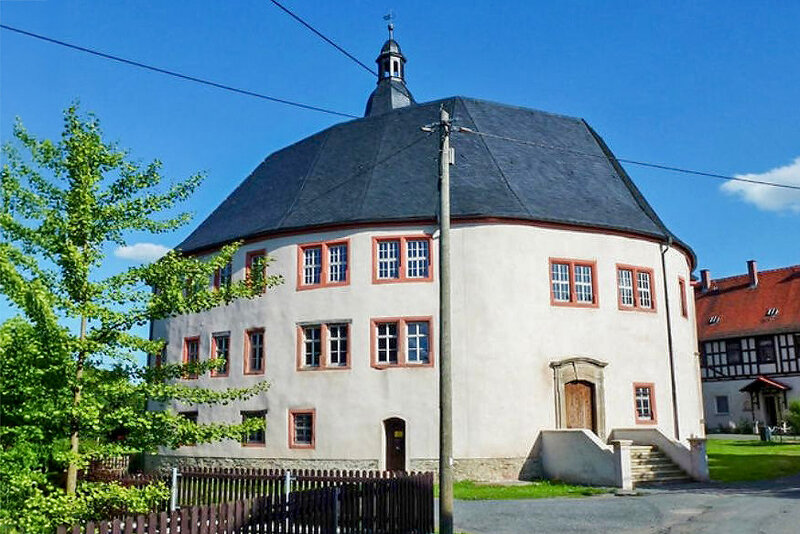 Rundschloss in Oberpöllnitz Rundschloss in Oberpöllnitz