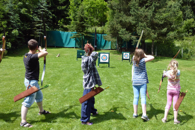 Bogenschießen - Ferienagentur Hofmann Bogenschießen - Ferienagentur Hofmann