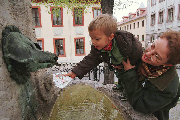 Kartentaufe am Altenburger Skatbrunnen Kartentaufe am Altenburger Skatbrunnen