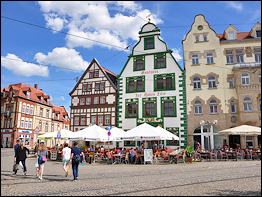 Bürgerhäuser am Domplatz Bürgerhäuser am Domplatz