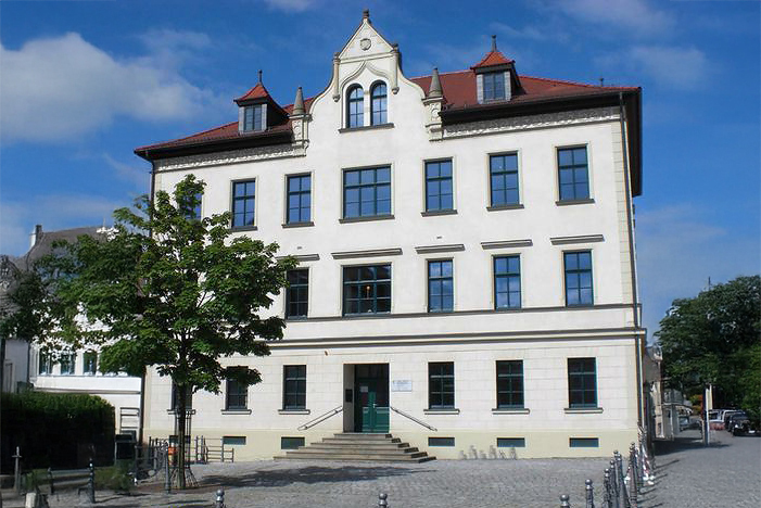 Bürgerhaus mit Bibliothek Bürgerhaus mit Bibliothek