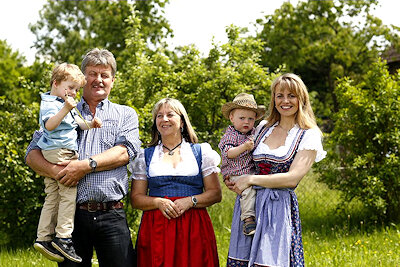 Landhotel-Zur-Gruenen-Kutte-Bernshausen-Vermieter Landhotel-Zur-Gruenen-Kutte-Bernshausen-Vermieter